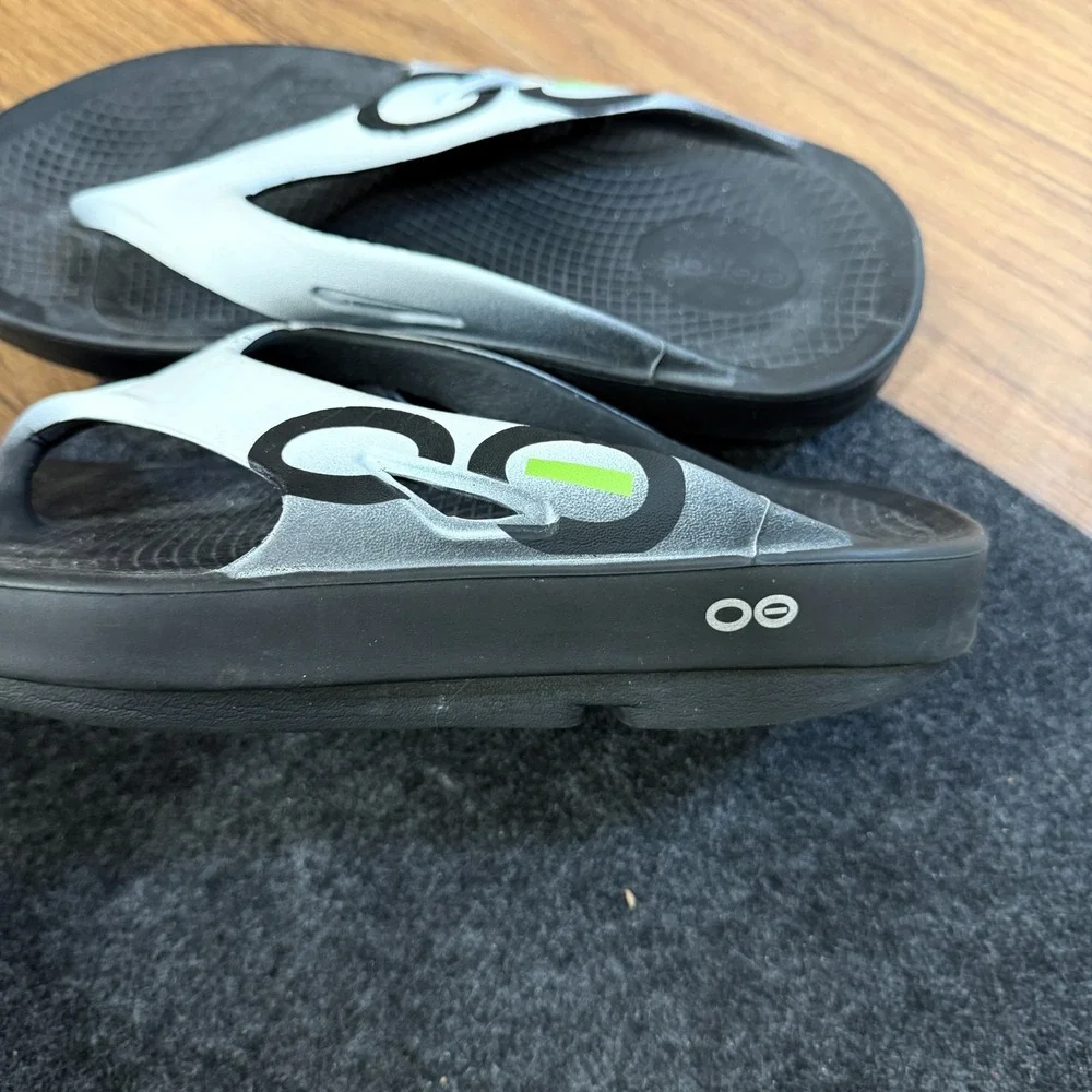 OOFOS Mens OOriginal Sport Recovery Sandals Black White Athletic Sport Comfort 8